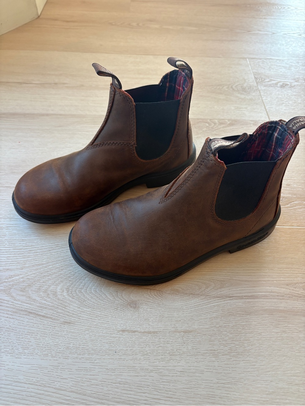 Brown Original Blundstone Boots size 6